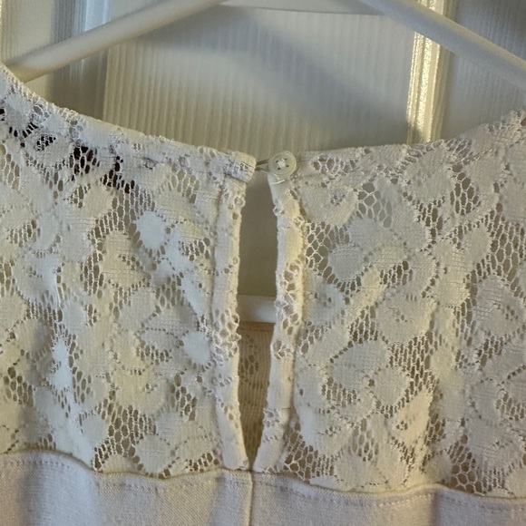 Lace White/Cream Long-Sleeve Top - Picture 7 of 7